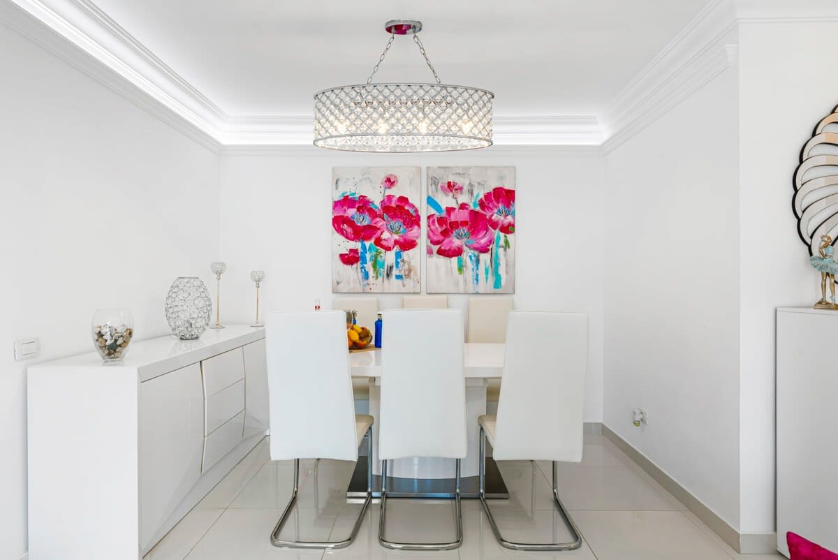 Dining Area with Adjustable Smart Lighting, Sonos Sound System