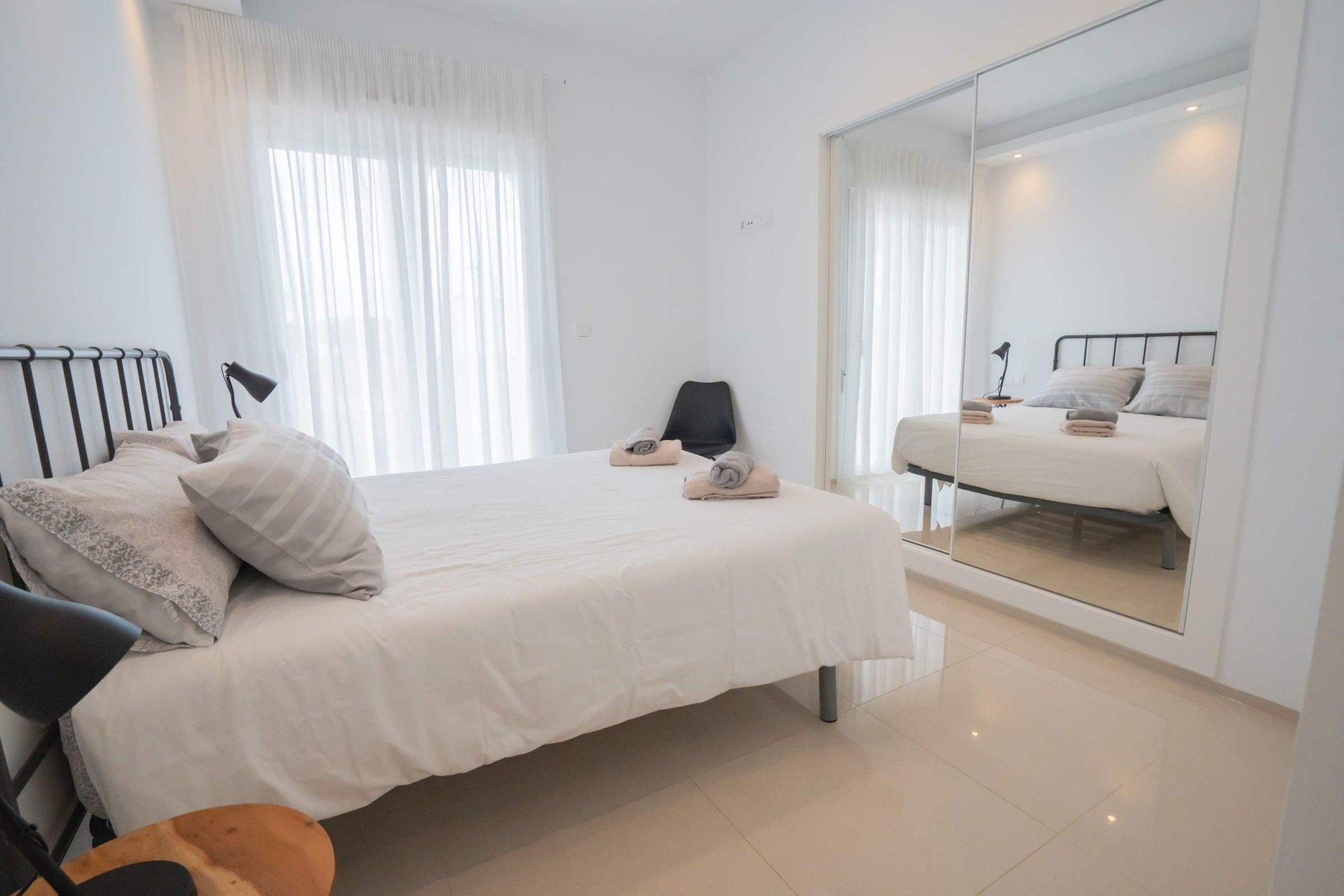 Main Bedroom with Double Bed, Closet and Ensuite Bathroom