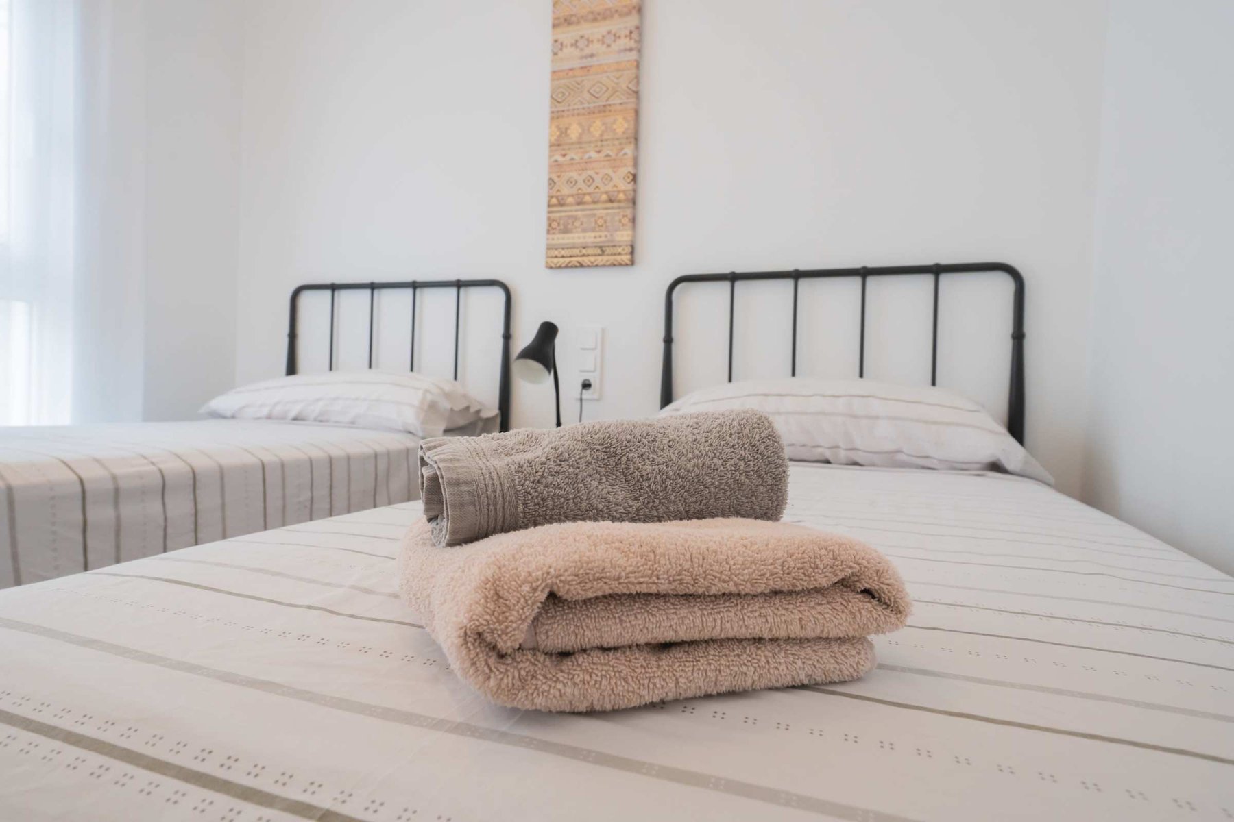 2nd Bedroom with 2 Single Beds and Closet