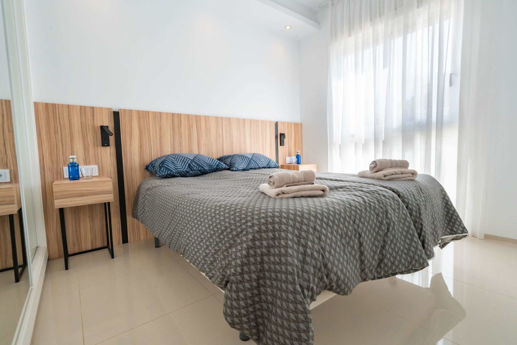 2nd Bedroom with Double bed and Closet