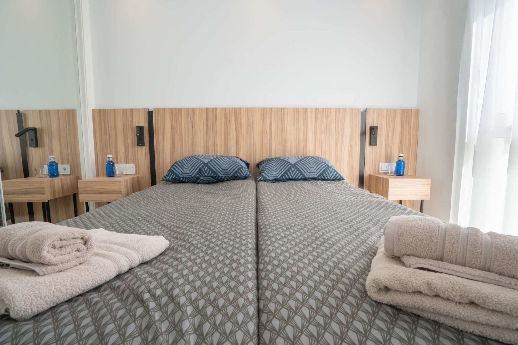 2nd Bedroom with Double bed and Closet
