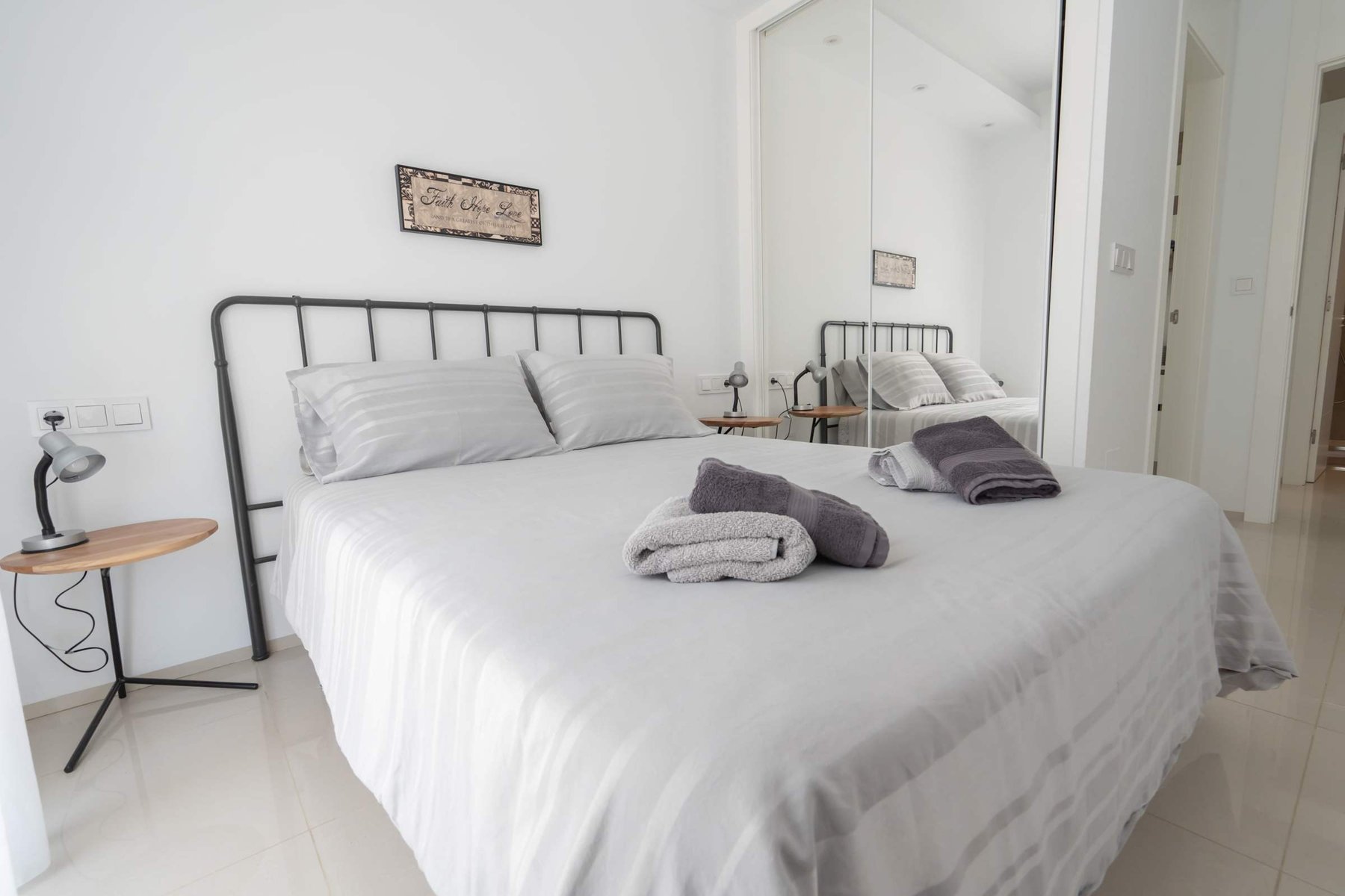 Main Bedroom with Double Bed, Closet and Ensuite Bathroom