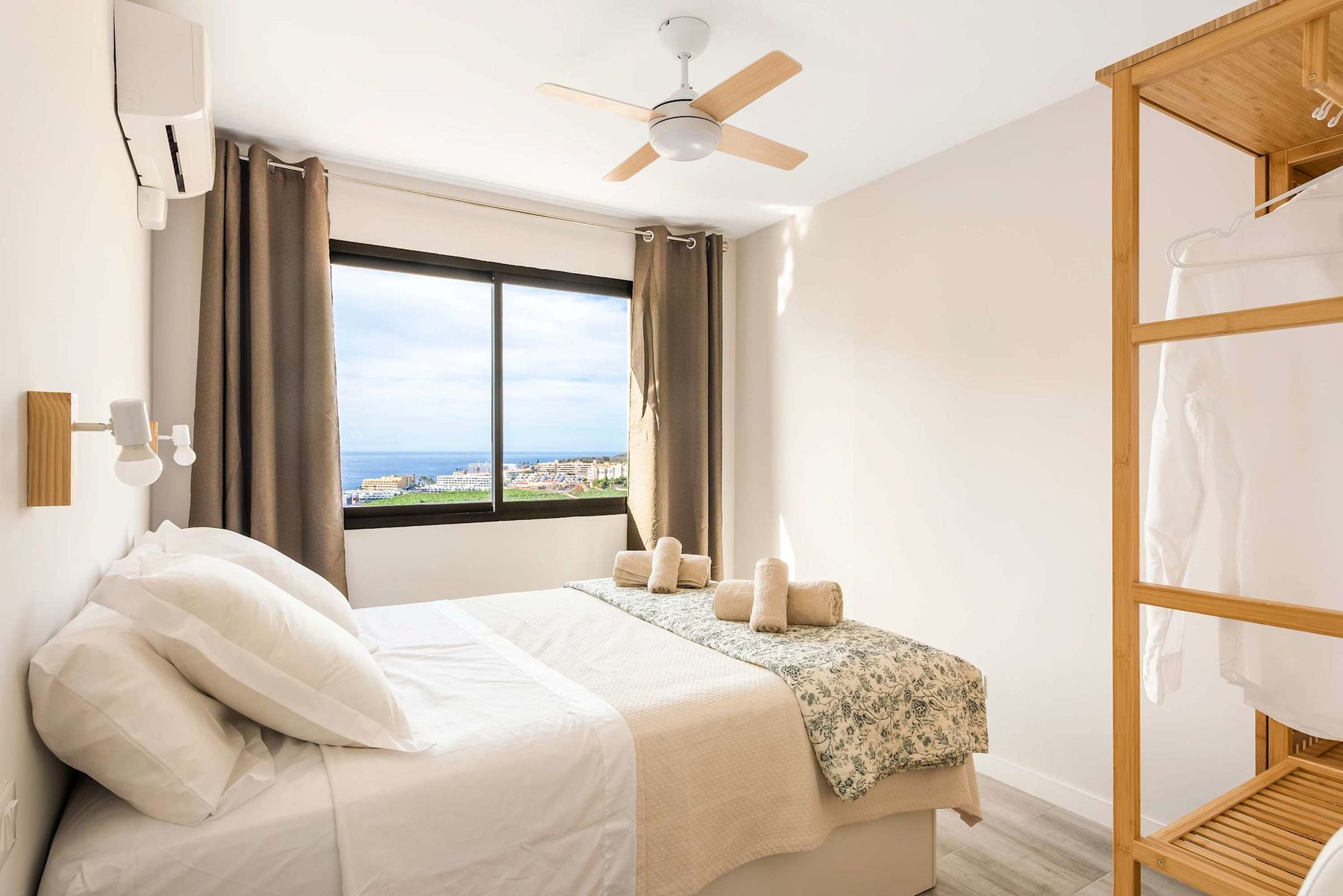 Master Bedroom with Queen Bed, Sea View, Air Conditioning & Sonos Sound System