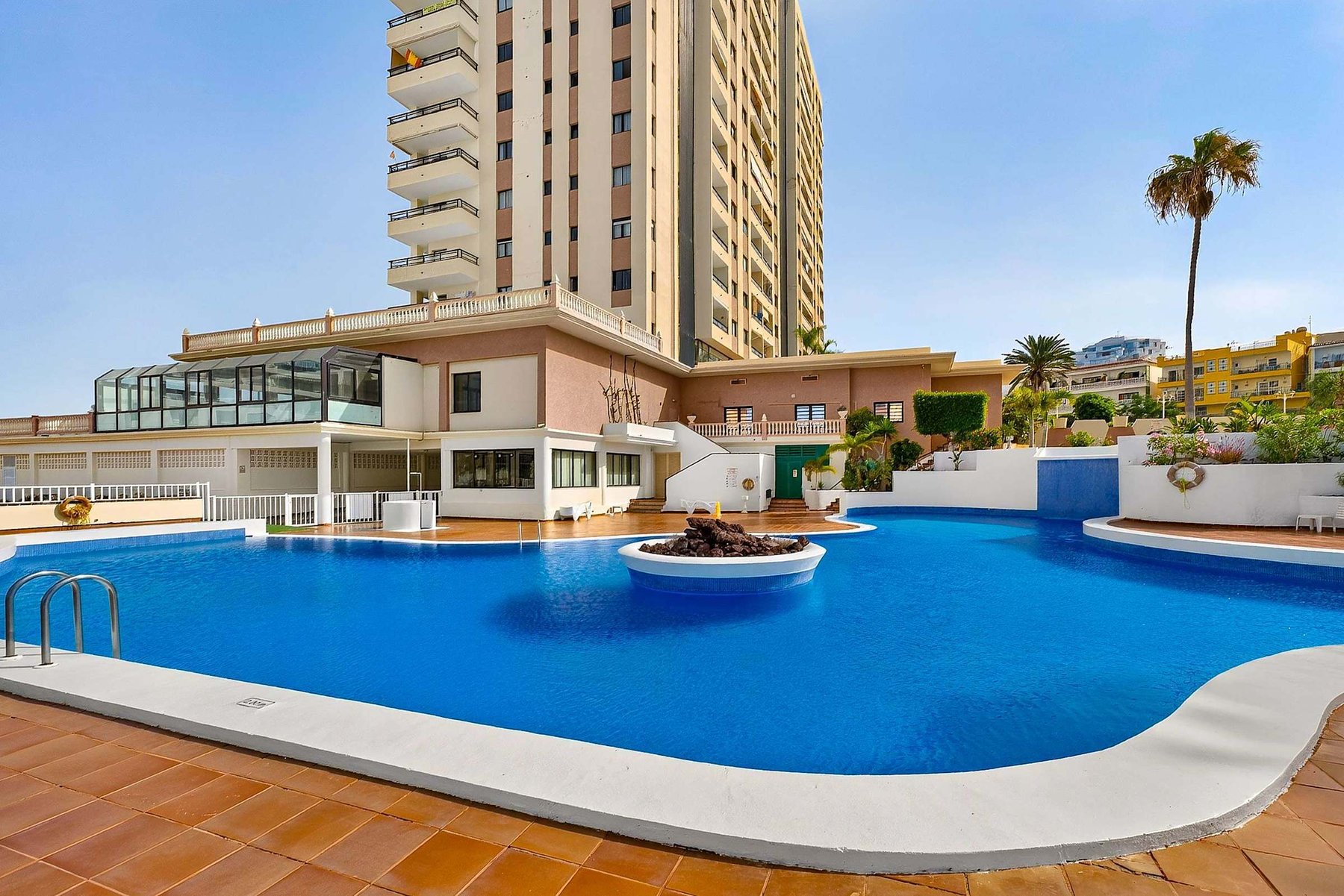 Community Swimming Pool with Child Pool & Pool Bar