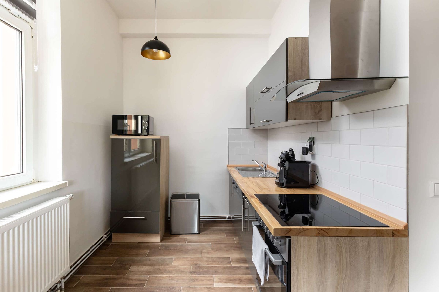 Fully Equipped Kitchen with Fridge, Oven, Microwave & Coffee/Tea Maker