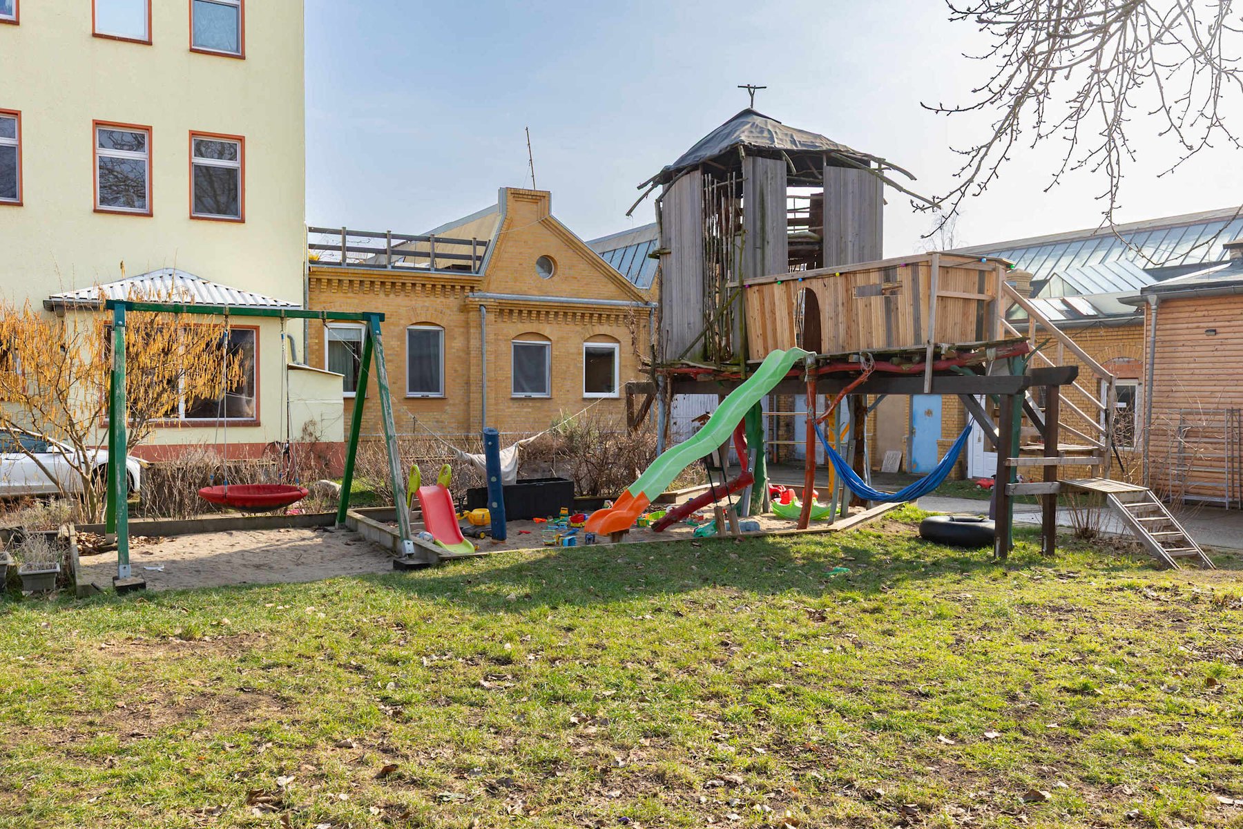 Fun & Spacious Playground Just Outside | Ideal for Families with Kids to Enjoy the Outdoors