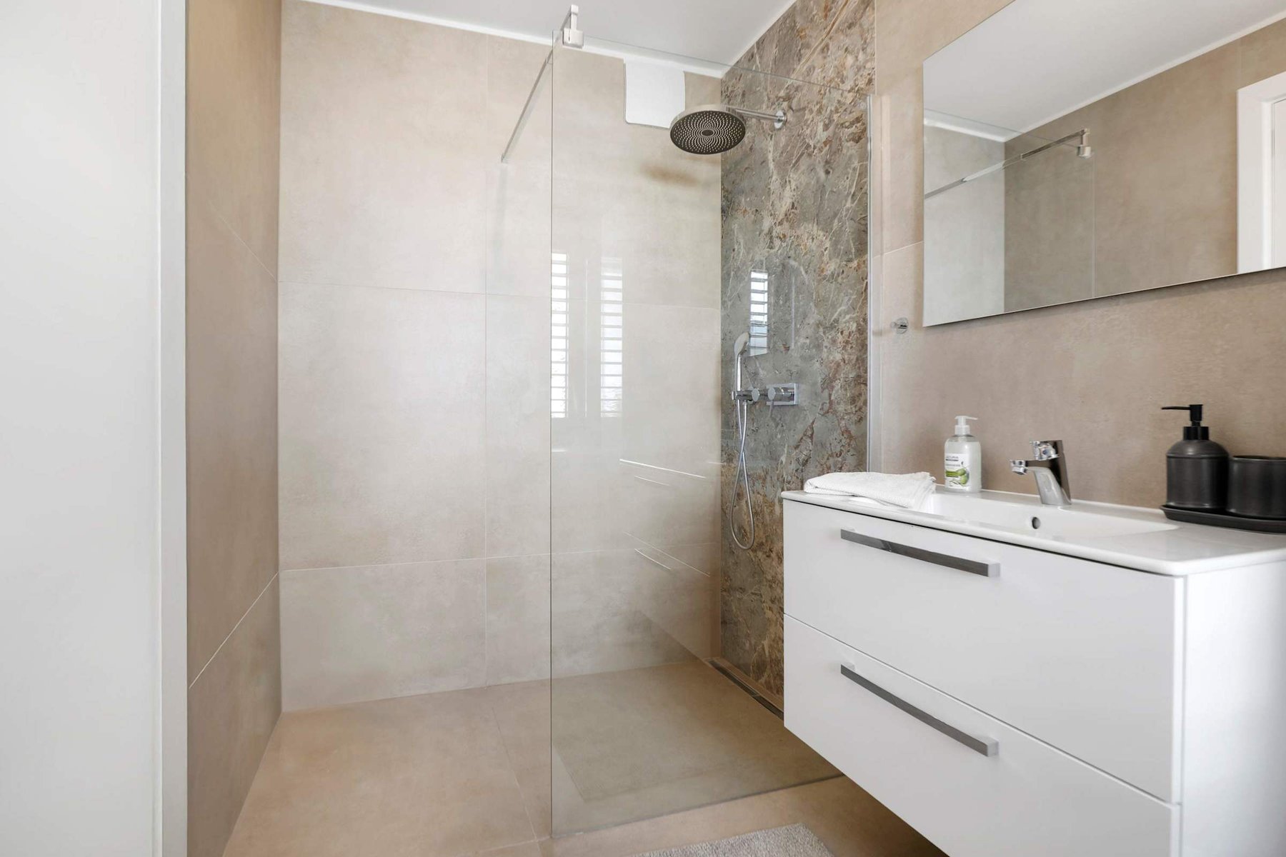 Elegant Rainfall Shower & Stylish Vanity — A Spa-Like Bathroom Designed for Daily Comfort and Convenience