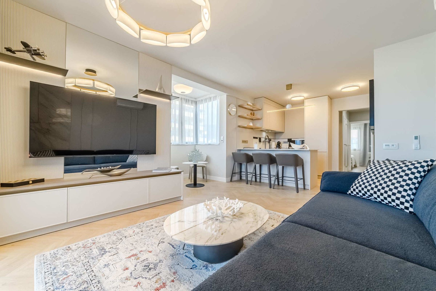 Elegant Lounge & Modern Kitchen – Open-Plan Comfort with Natural Light in Costa Adeje