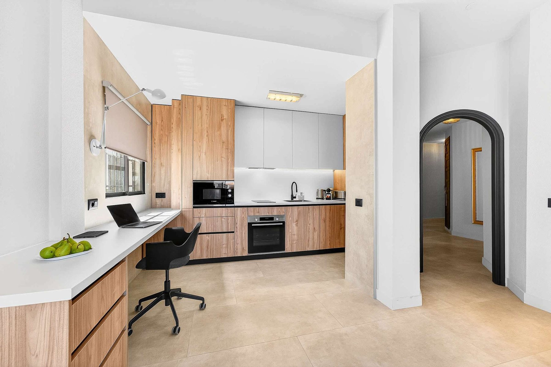 Dedicated Working Space with Ocean Views, Stable High-Speed WiFi and all Conveniences