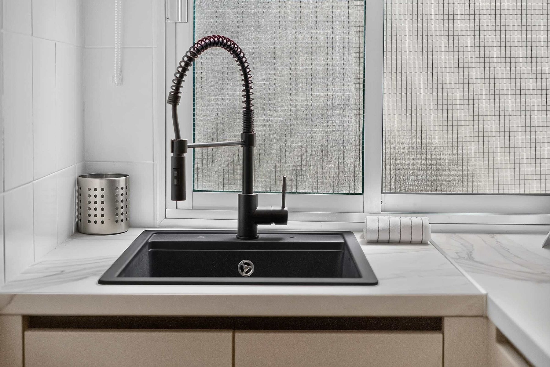 Fully Equipped Modern Kitchen Designed for Comfortable Long Stays