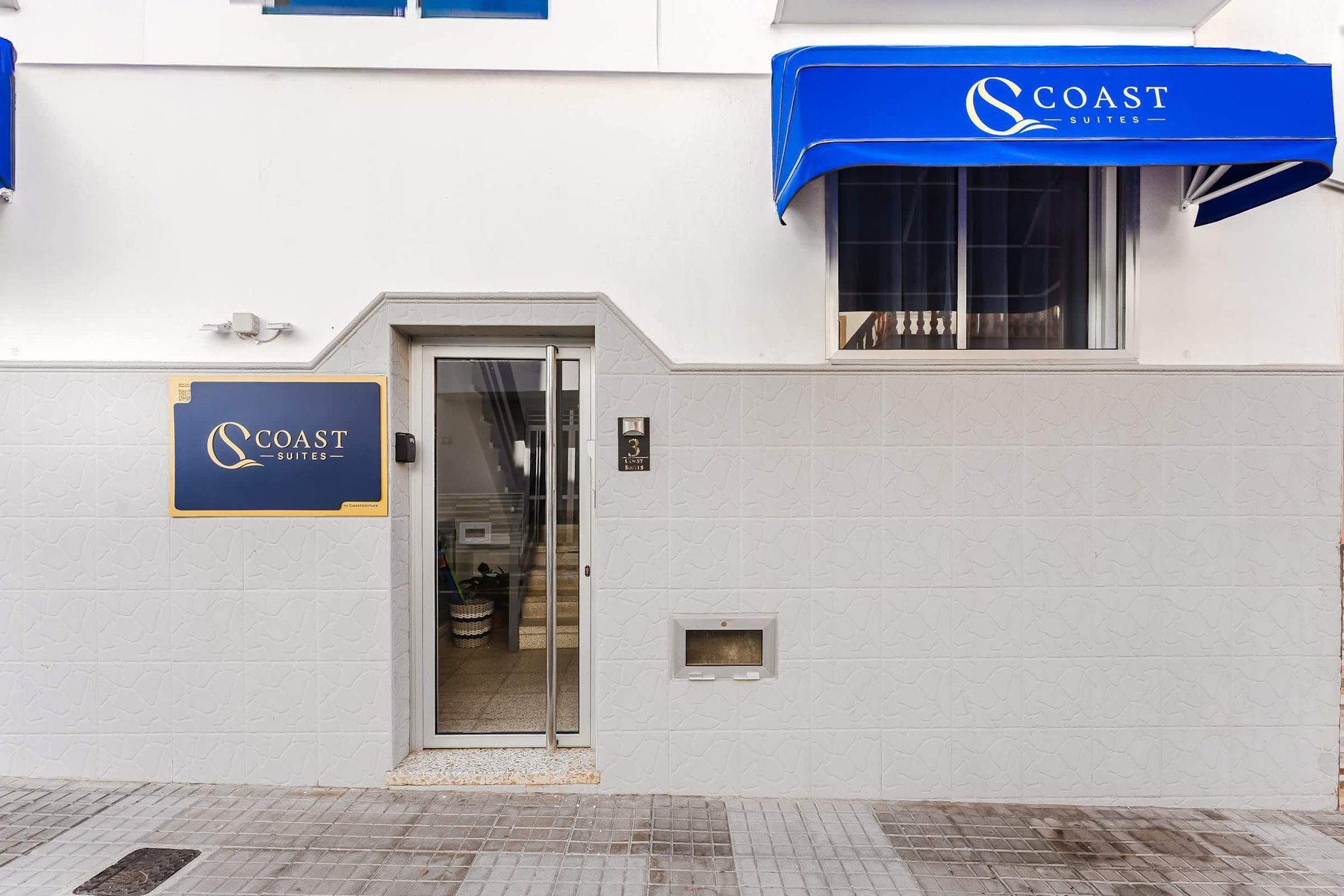 Stylish Coastal Welcome – Discover Your Modern Mediterranean Haven in Alcalá