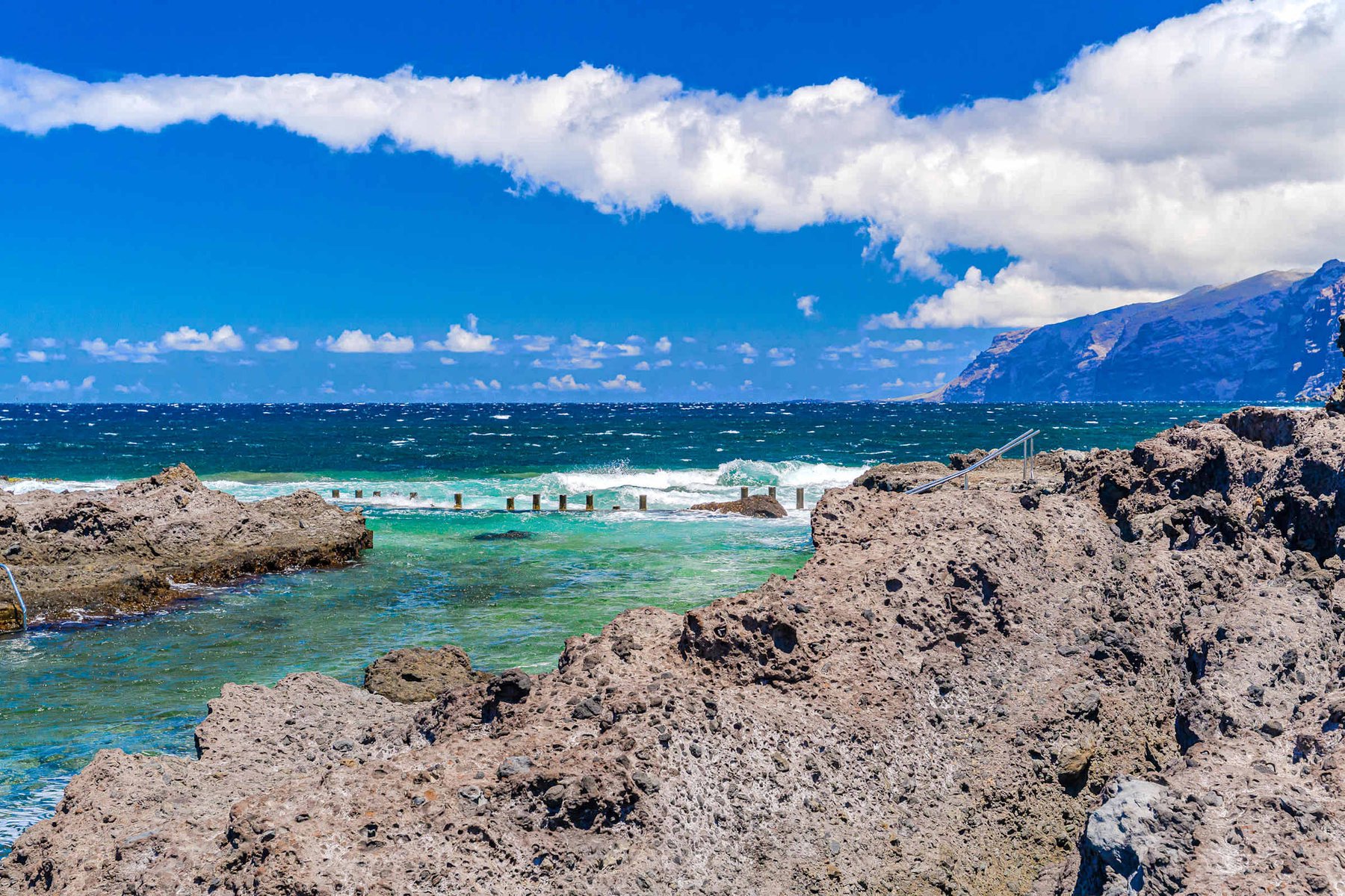 Ocean Barrier View - watch the Waves roll over this Natural Breakwater - a Perfect Photo Spot on a Windy Day