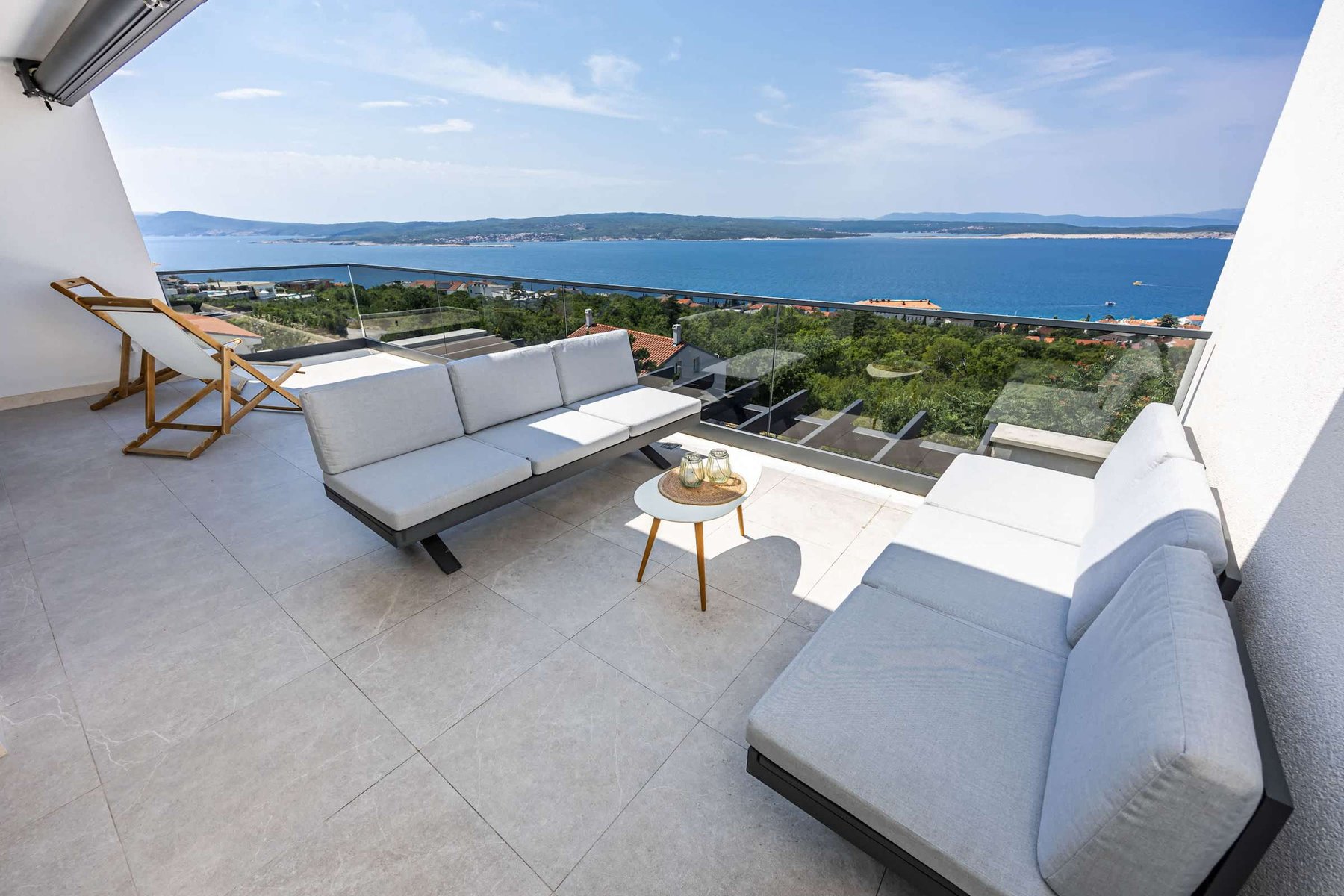 Upper terrace lounge with panoramic Kvarner Bay view