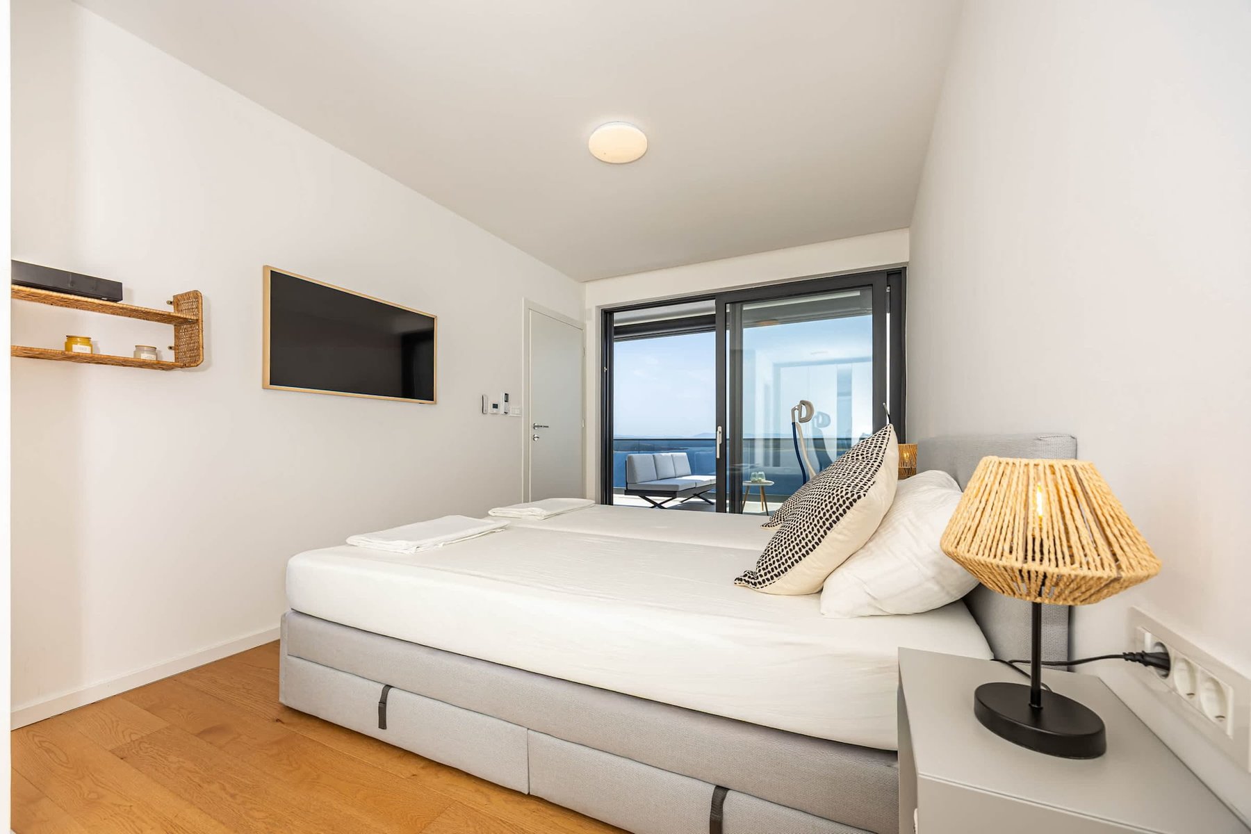 Upper Bedroom with Queen Bed, TV & Terrace Access