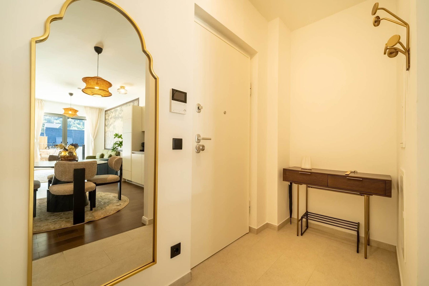 Entrance hall with mirror